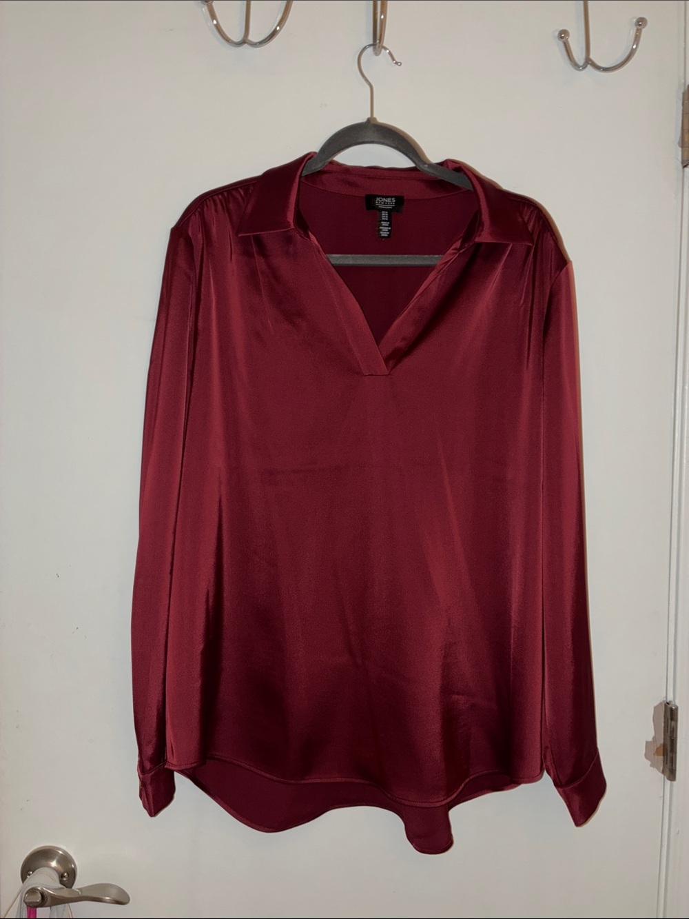 Jones New York Burgundy Satin V-Neck Pullover Blouse